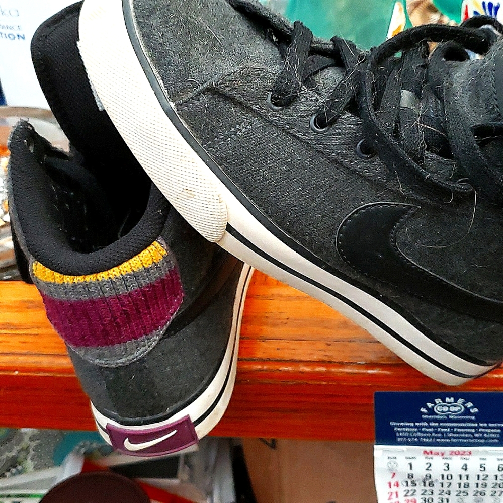 Nike tennis shoes